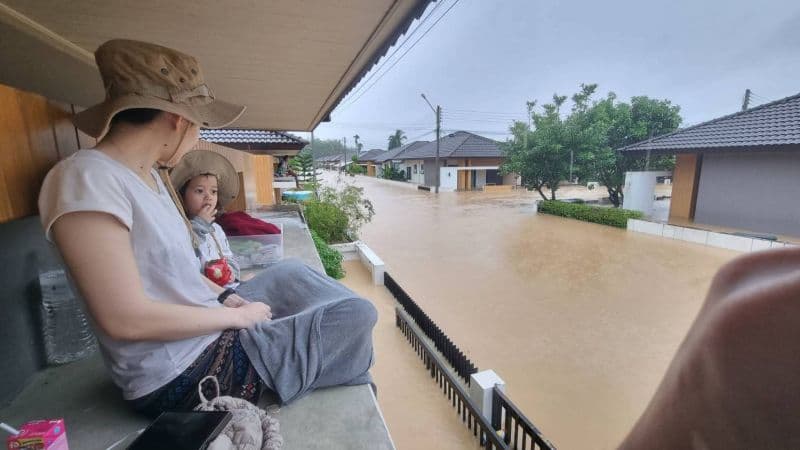 泰国公共关系部第6区办公室提供的洪水图片