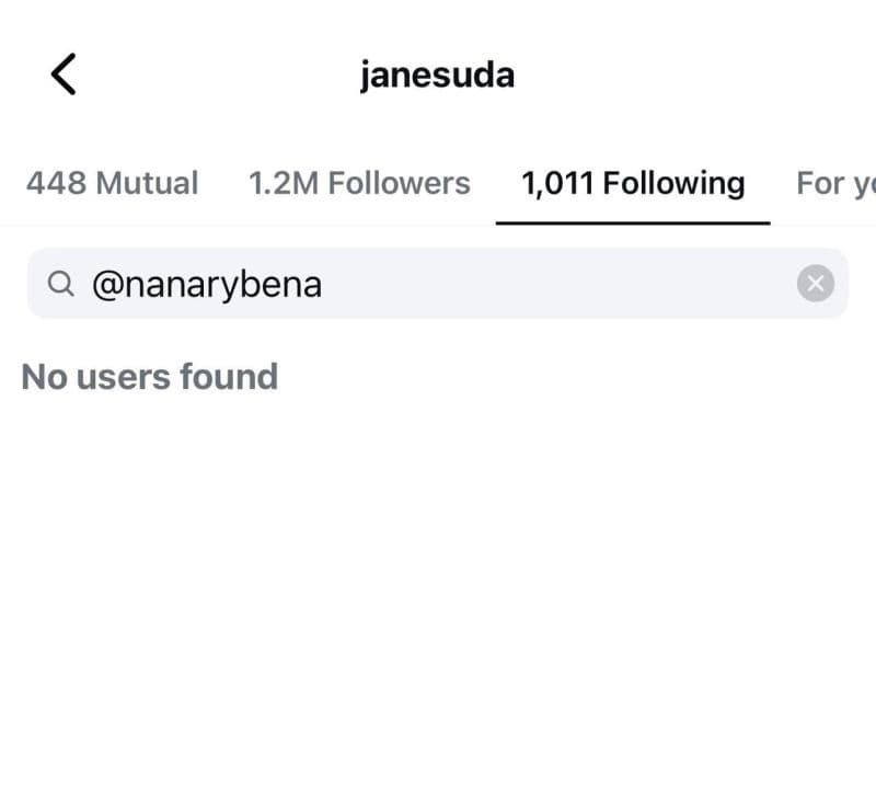 เจนสุดา - พอลล่า取消关注Nana的Instagram截图