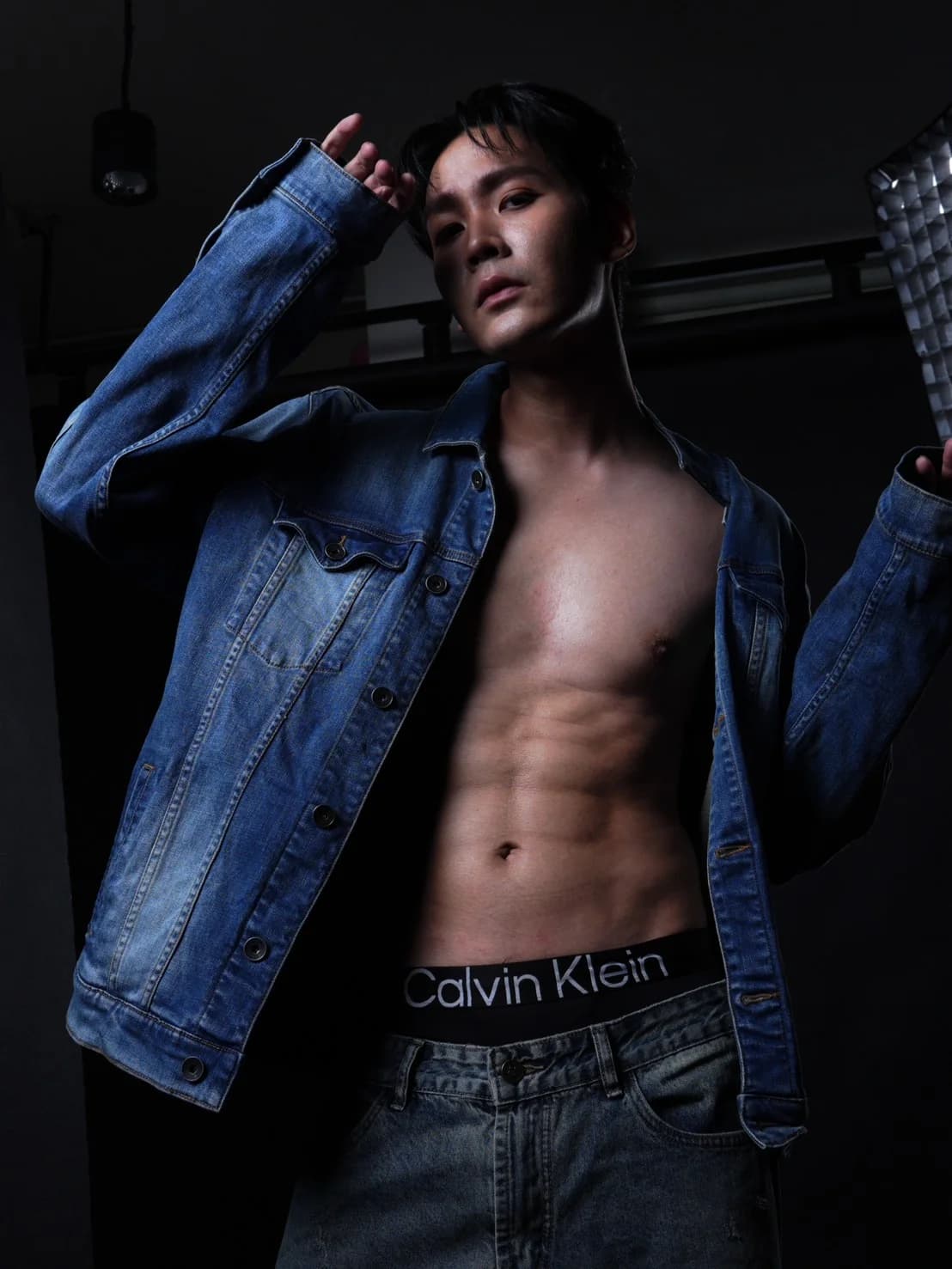 "คิมม่อน วโรดม" 进行腹肌整形手术,精彩分享来啦!