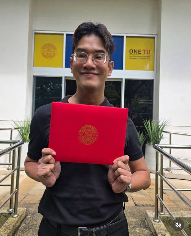 “布恩罗德”晒出硕士毕业证书照片,强调无论身体状况如何都不是学习的障碍