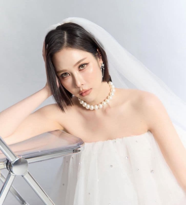 展示惊艳造型...明星好友齐聚为31频道反派女演员庆生