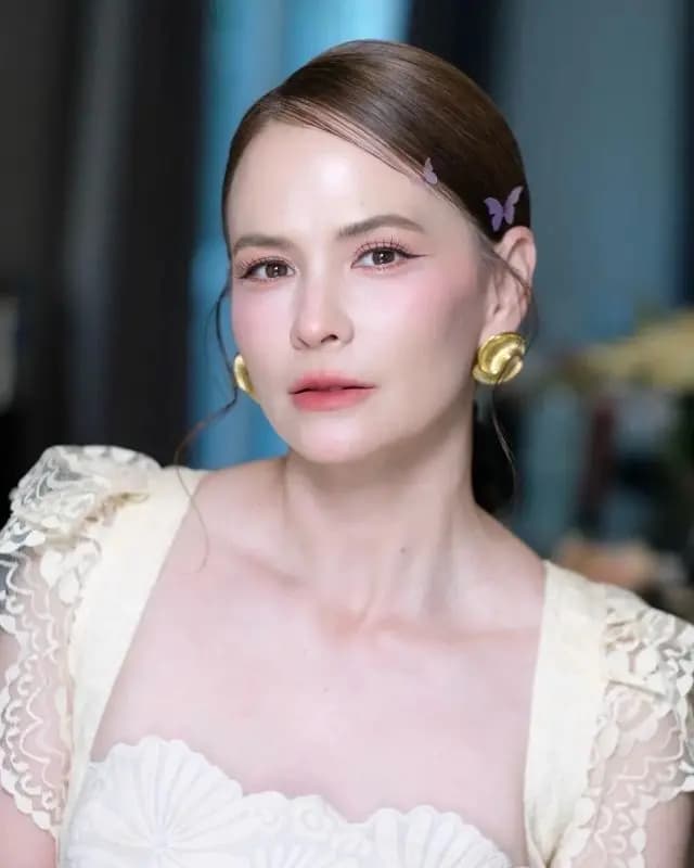 安妮·阿丽莎回应帖子指向对象:被指自私——毫无同情心