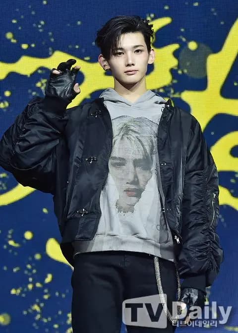 &TEAM成员JO歌唱表演