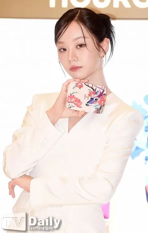 惠利肌膚狀態完美特寫,散發自信光彩