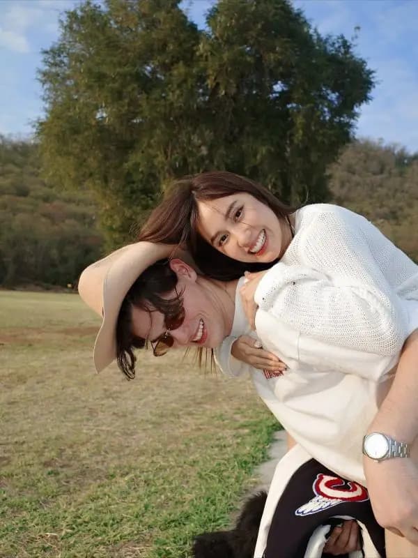 Kaykai与男友RB的甜蜜工作日常