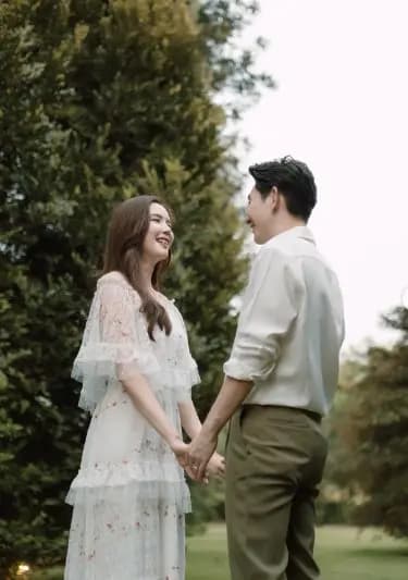 这对情侣超可爱温馨!“Boy Anuwat”发帖为“Jeab Pijittra”庆生