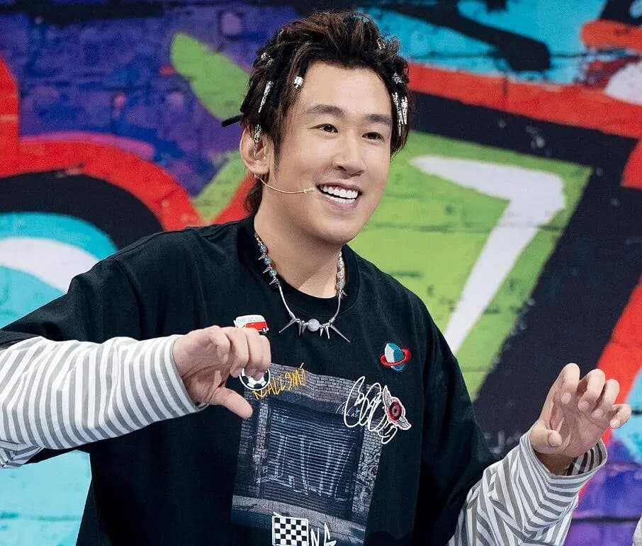 王牌对王牌综艺节目第九季收官宣传海报