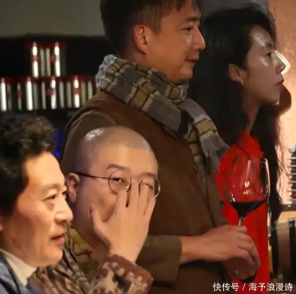 刘欢夫妇、郝蕾、白凯南及童瑶等明星在乌镇聚餐