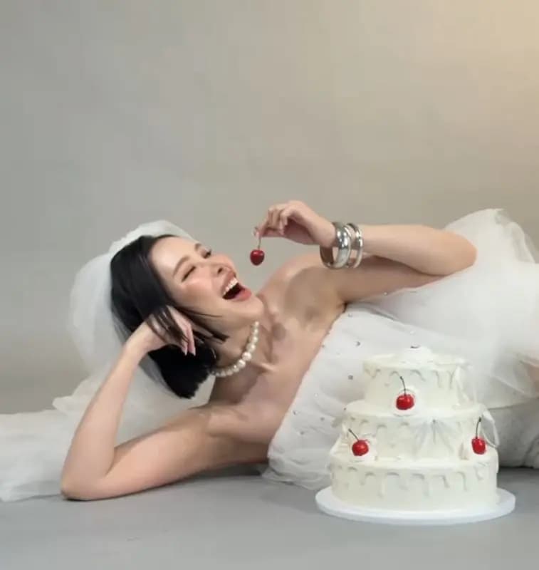 Ben Raviyanun庆生造型细节特写