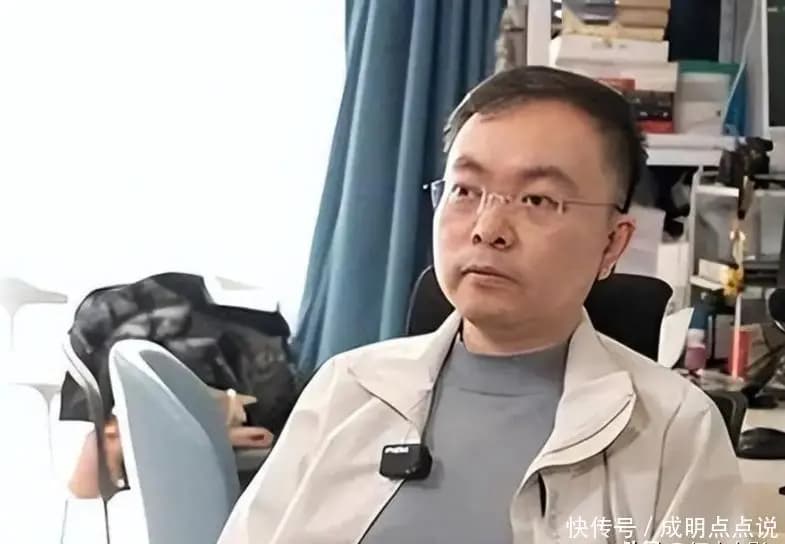 蔡磊只能靠眼球打字与妻子段睿交流的感人瞬间