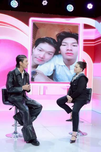 Mon Worawit给父亲惊喜,父子俩温馨互动的瞬间