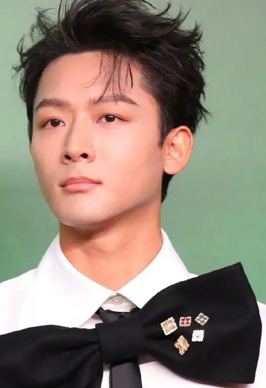 张晚意红毯生图状态显疲惫