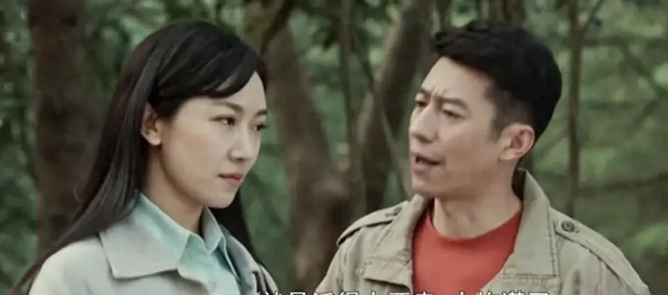 王潇离婚后在菜场写对联维生,却在溪云那里找到了情感满足