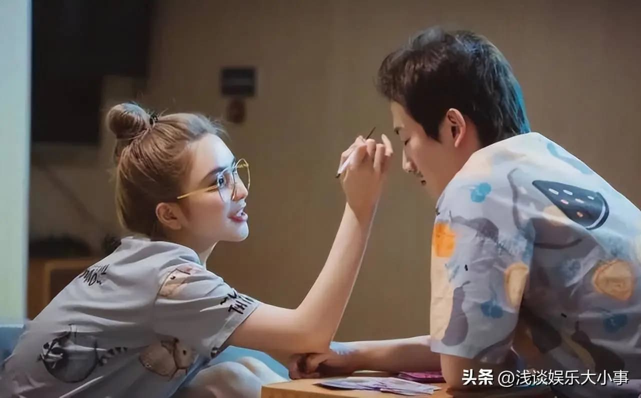 罗昊在综艺节目中表现局促,霸道总裁形象反差大