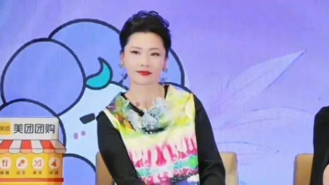 原创
何赛飞上综艺,说话太直接,刘嘉玲被无言以对,宁静不敢吱声