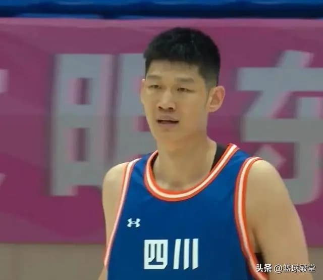 胡金秋谈与周琦的内线搭档及比赛心态