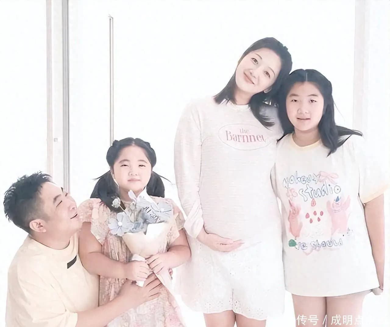 乔杉基因太强大了,老婆晒三胎儿子正脸照,和俩女儿一样都像爸爸