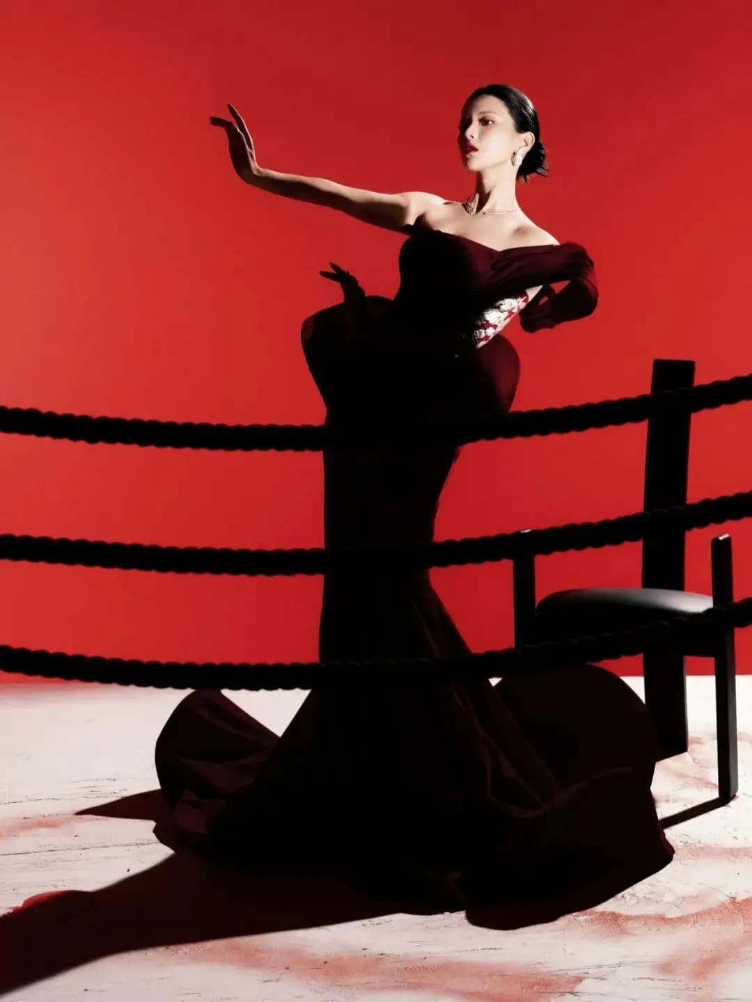 林允天鹅颈大光明盘发造型