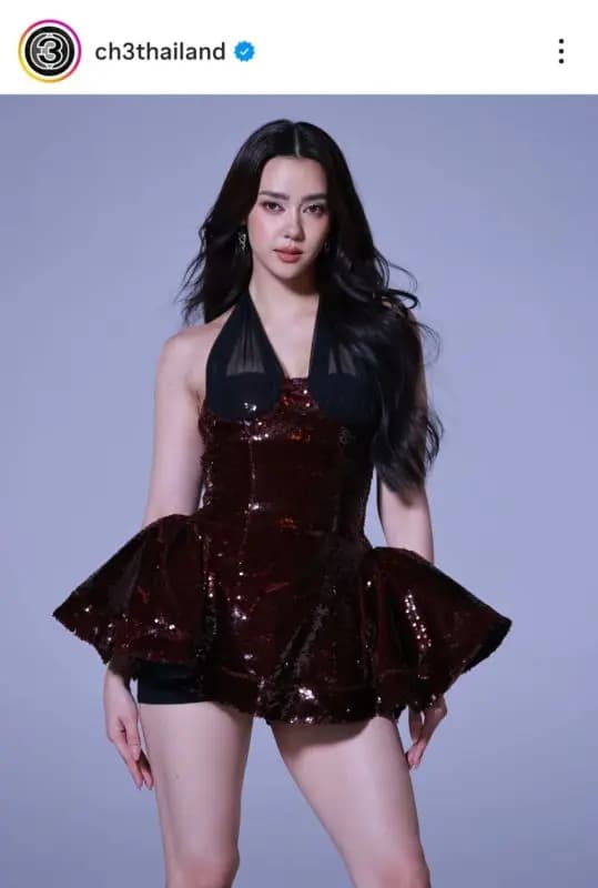 Amanda Chalisa Obedam与Pai Rinrada时尚造型出镜