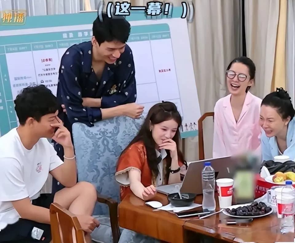 陈数深夜陪伴妹妹剪视频,尽显知性温柔