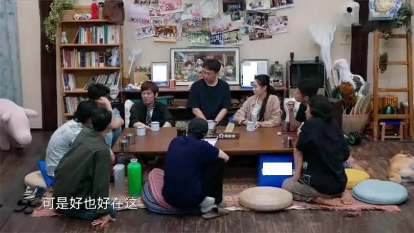 向往的生活8室内排练话剧场景