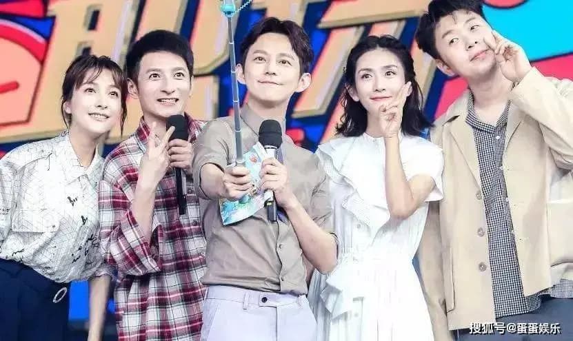 原创
快乐家族合体回归引争议:情怀与争议的双重变奏