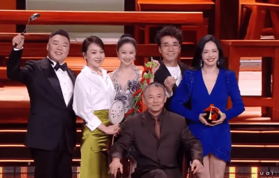 考古|开播 20 年仍封神!武林外传主创合体,闫妮成视后沙溢双开花,谁的逆袭最服人?