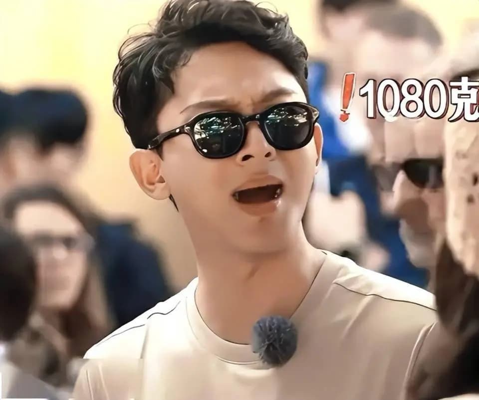 张晚意搞怪瞬间,被网友做成表情包