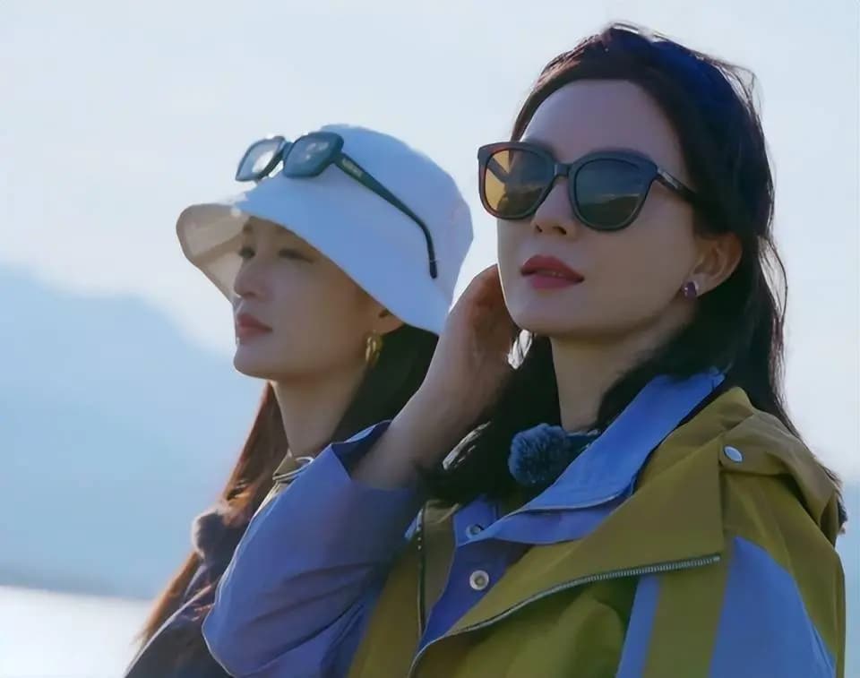 陈数虽然注重养生,但也积极参与团队活动