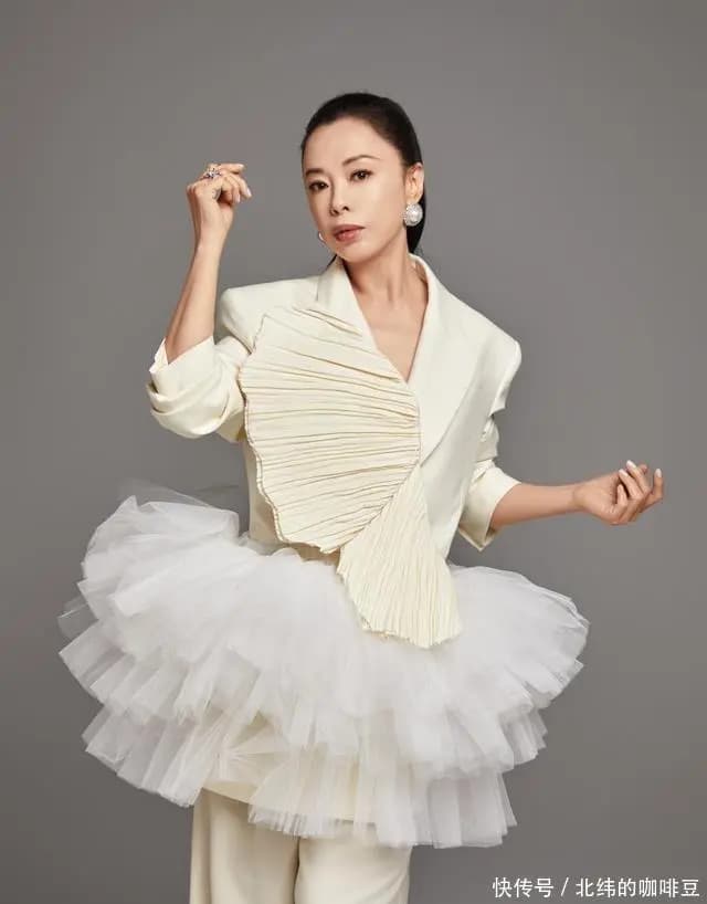 实力唱将黄绮珊深情演绎现场