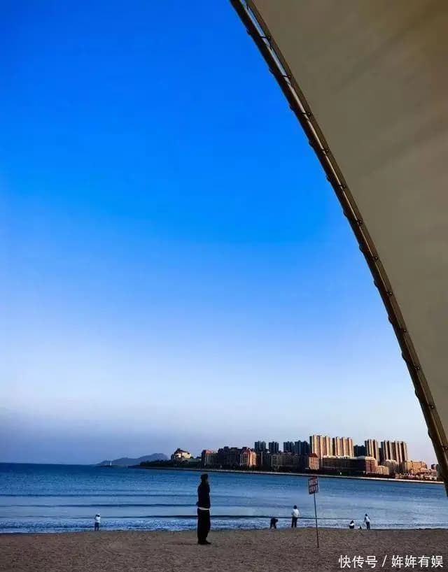 星海滩光影秀场夜景与影视之城氛围