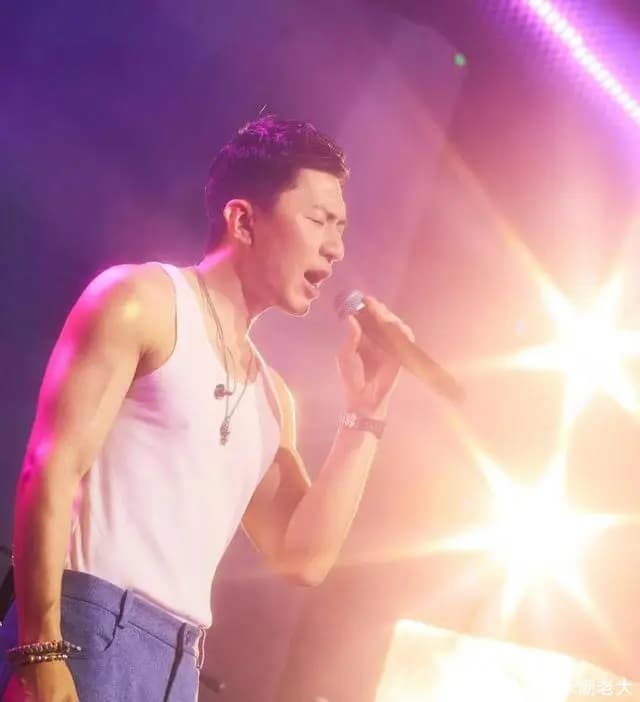 双料视帝再度回归荧屏,拍摄新片计划公开,因公司调整被迫减产!