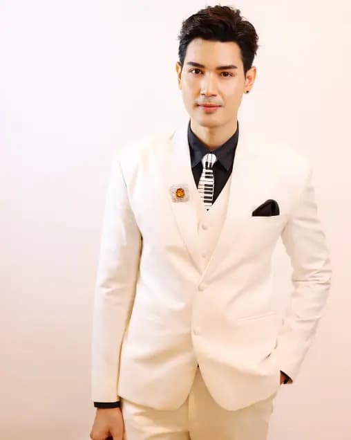 唐梅·梅塔维选美冠军气质写真