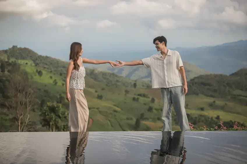 泰国明星情侣诺恩·查侬唐梅·梅塔维