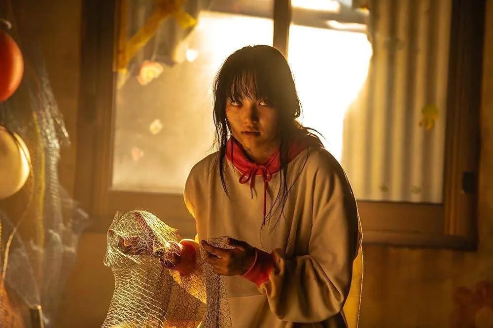 韩国电影我的僵尸女儿剧照,父亲驯化丧尸女儿