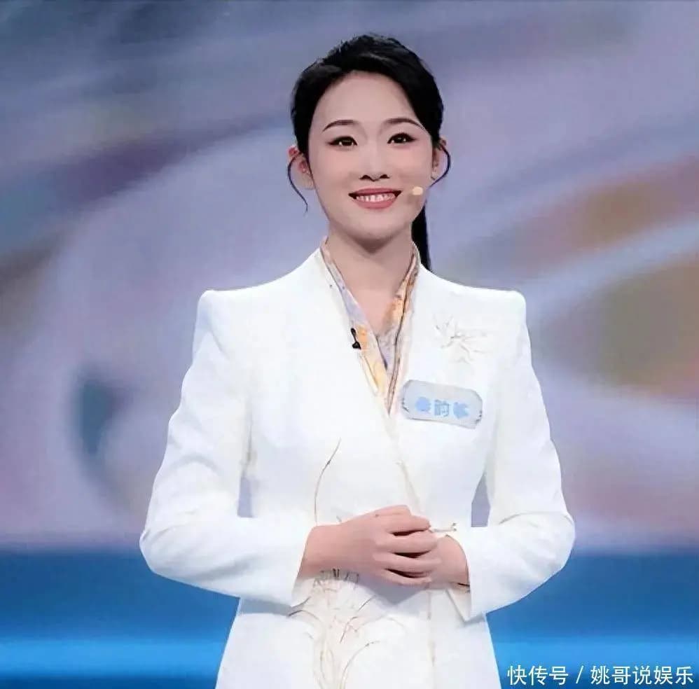 2025央视主持人大赛新人22岁六强 资深选手接连落败 评委集体沉默