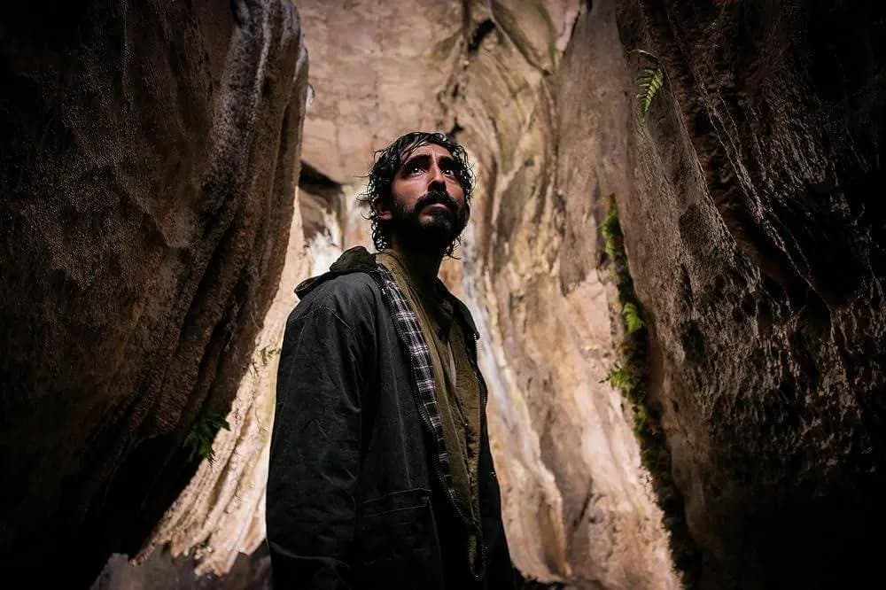 电影兔子陷阱剧照,夫妇在荒野录制声音