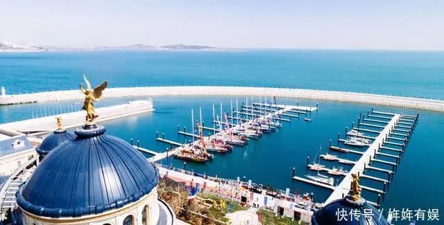 星光岛游艇会及海面上的游艇风景