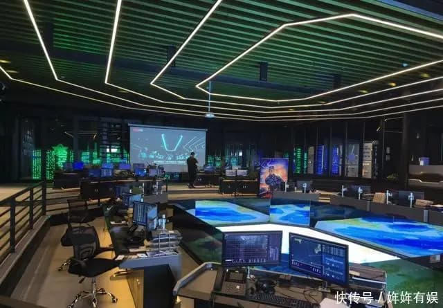 真实核潜艇模拟舱研学项目内部场景