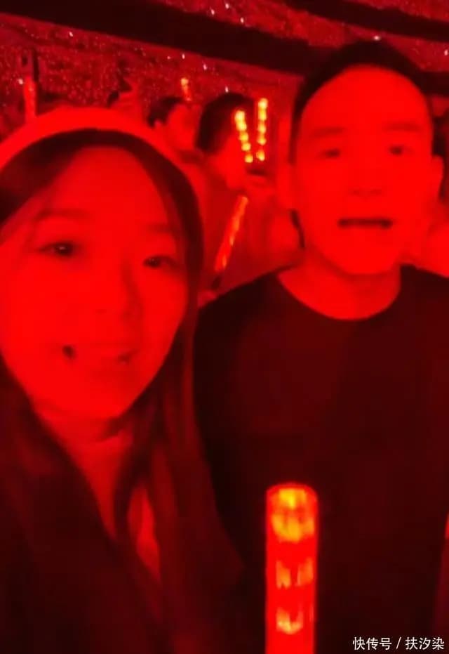 谢浩男开心的样子