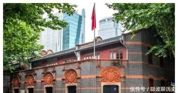 上海第一百货商场内部与自行车