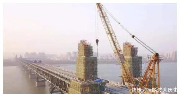 南京小诊所中医拔火罐与街头茶摊