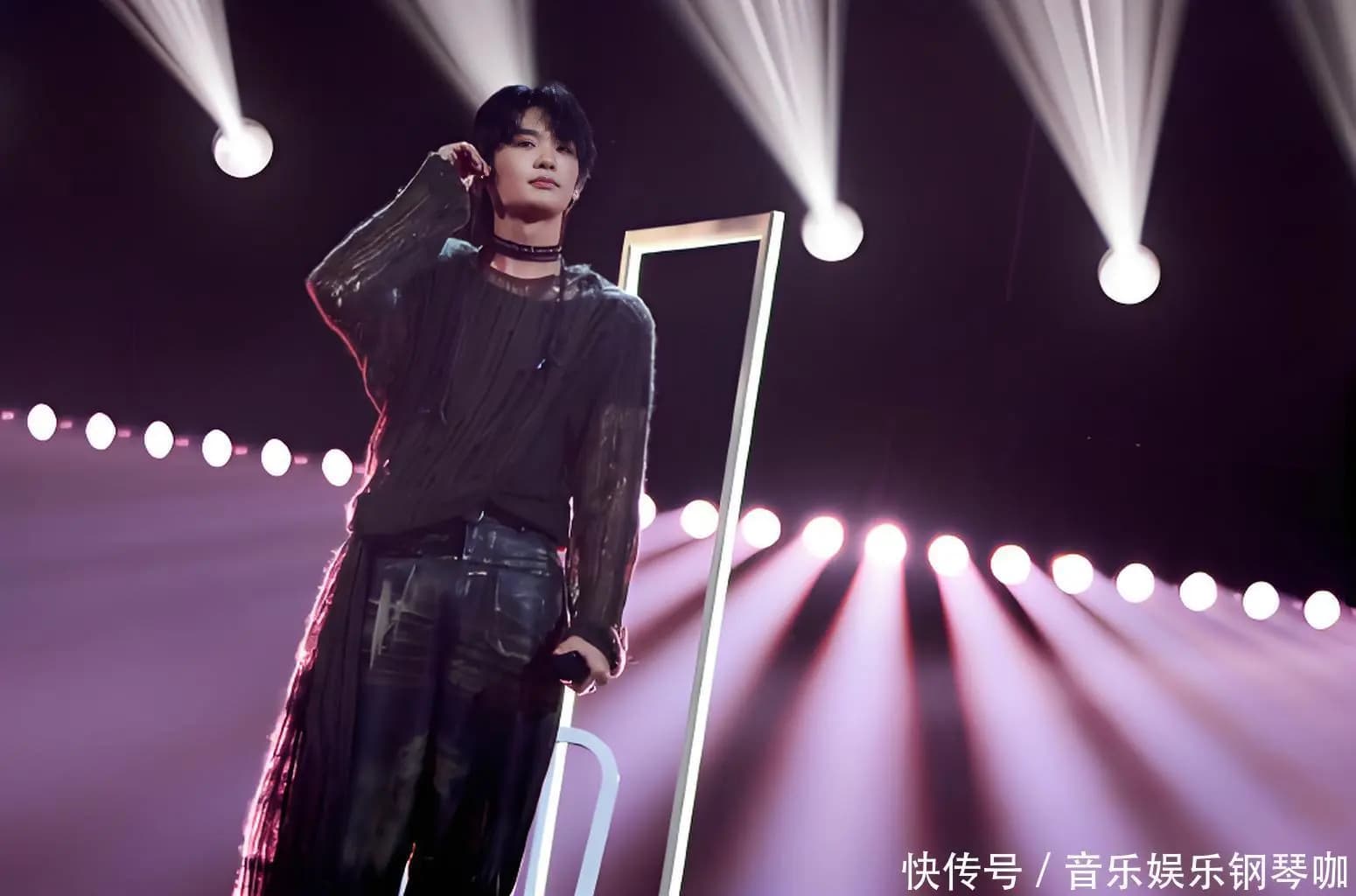 王赫野带动全场气氛演唱醉拳