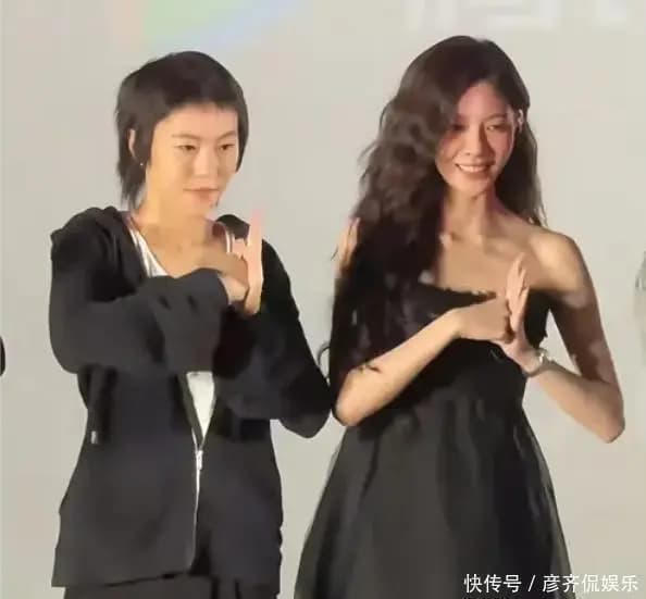 爆了!窦靖童宋妍霏十指紧扣实锤!这是要官宣的节奏?