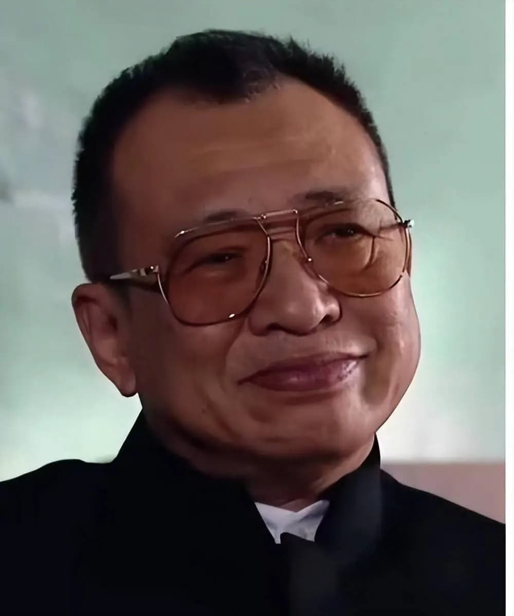 年轻时期的许绍雄在TVB片场