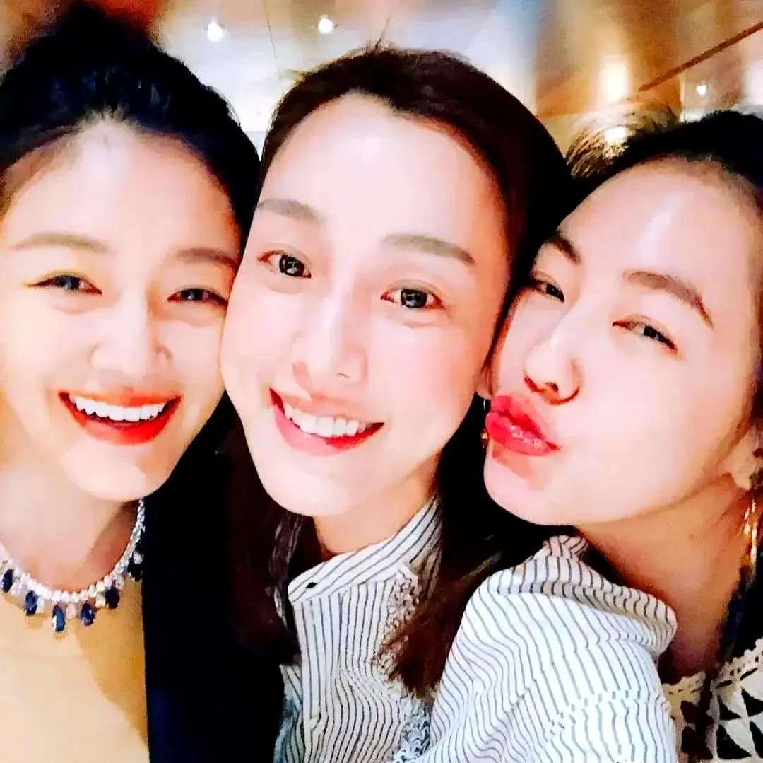 呼吁网友理性看待范玮琪项链风波