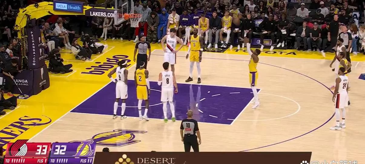 杨瀚森外线尝试空位三分投射