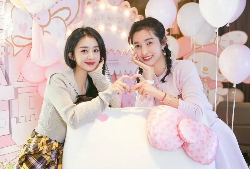 李冰冰与赵丽颖同框状态极佳看不出年龄差