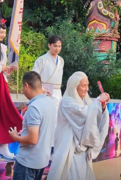 景区特邀NPC活动宣传海报