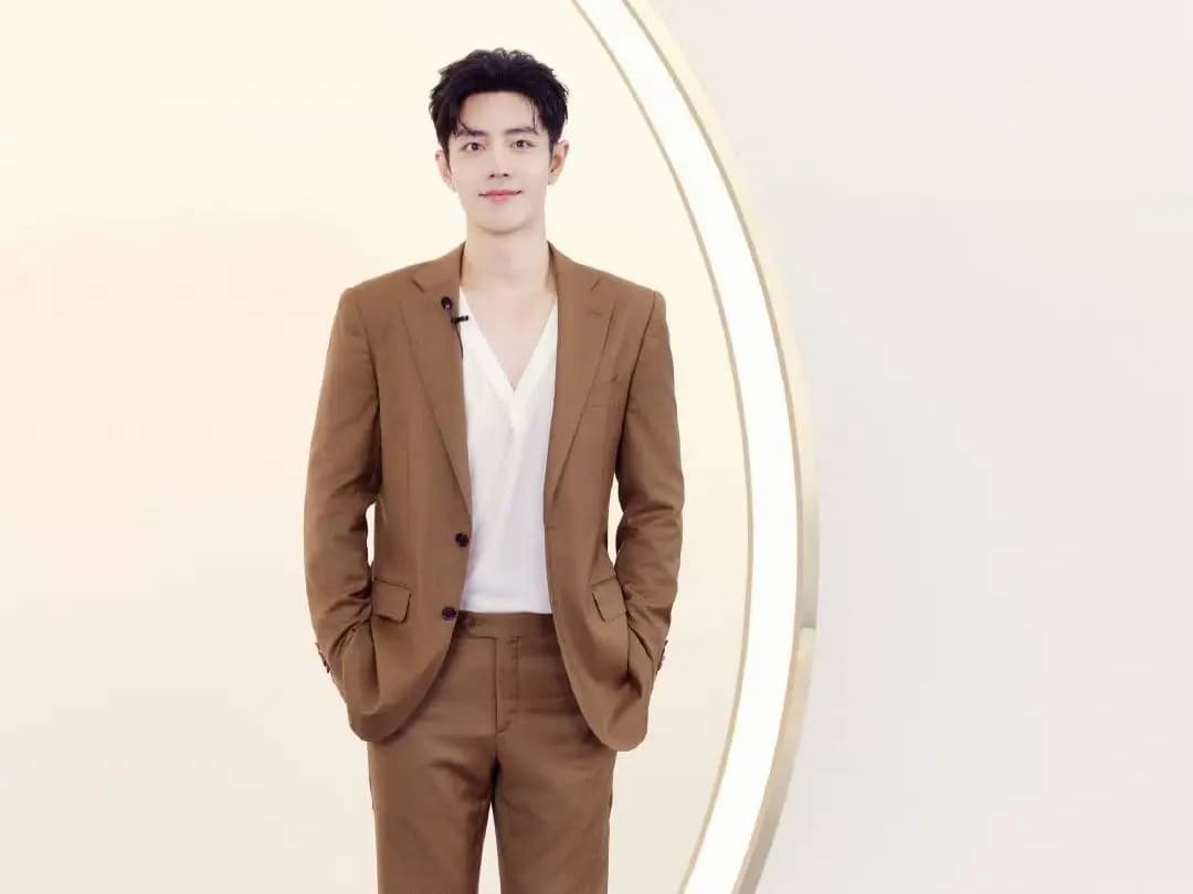 多位群演曝光肖战拍戏幕后!坦言比镜头里更好看,透露肖战太辛苦